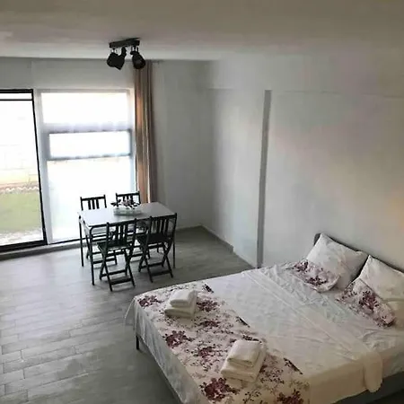 Bodrum Sahilinde Bahceli Terasli Ferah Ev